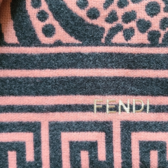Fendi Scarf - Picture 4 of 4